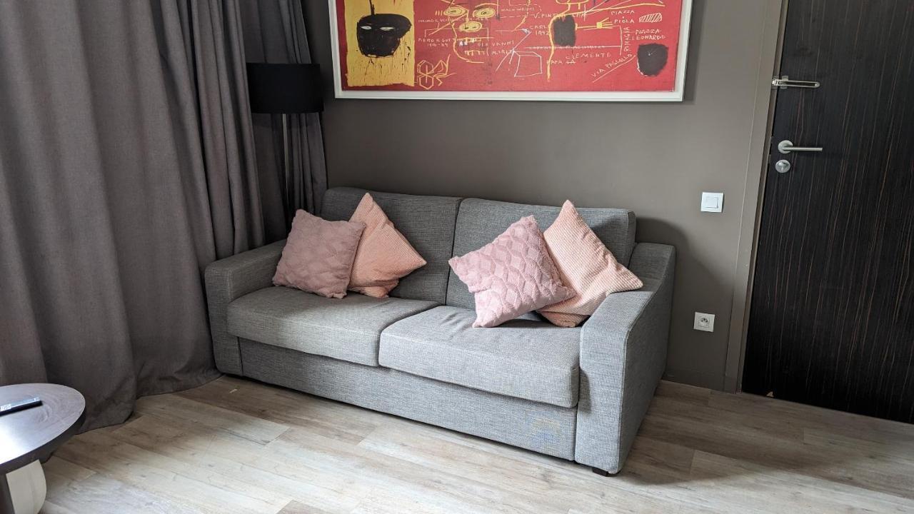Disneyland Deluxe Flat, Outside Pool, Climatisation, 1 Min To Disney Parks Serris Esterno foto