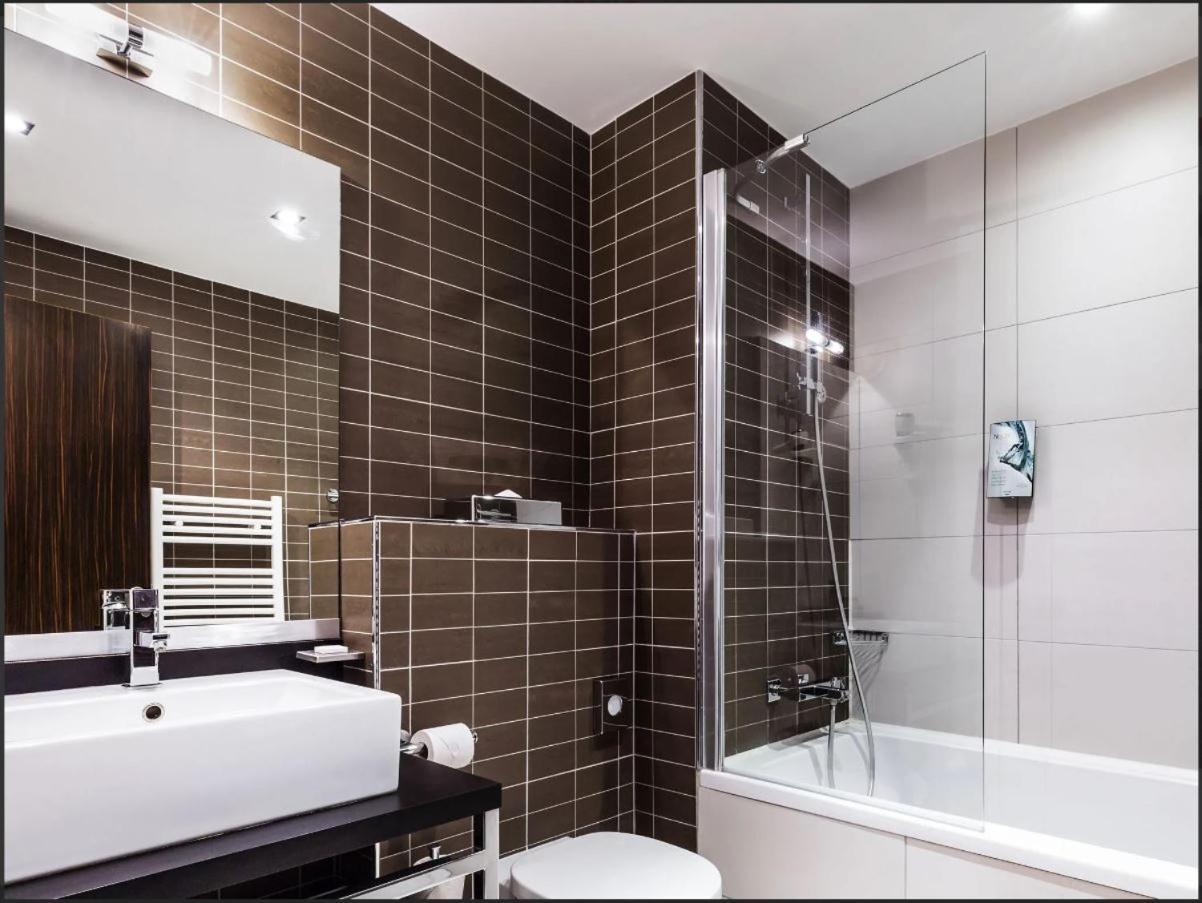 Disneyland Deluxe Flat, Outside Pool, Climatisation, 1 Min To Disney Parks Serris Esterno foto