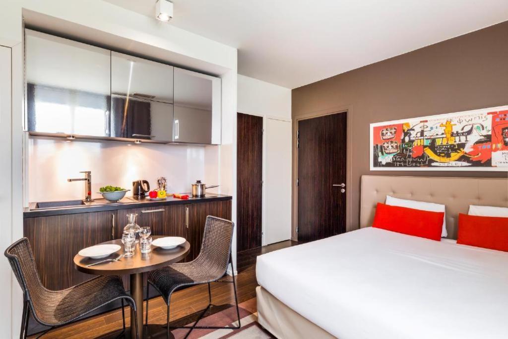 Disneyland Deluxe Flat, Outside Pool, Climatisation, 1 Min To Disney Parks Serris Esterno foto